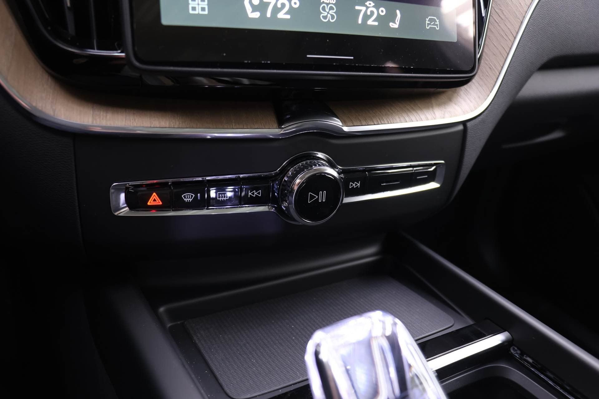 New 2026 Volvo XC60 T8 Plus w/ Protection Package Premier image 9