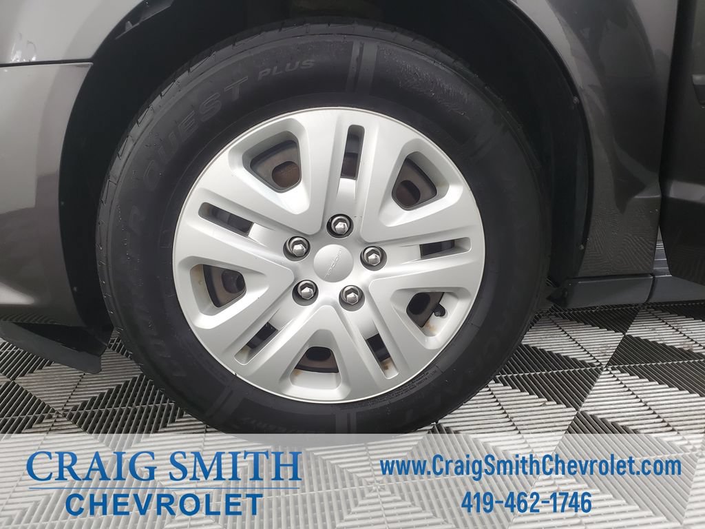 Used 2016 Dodge Grand Caravan American Value Package FWD image 24