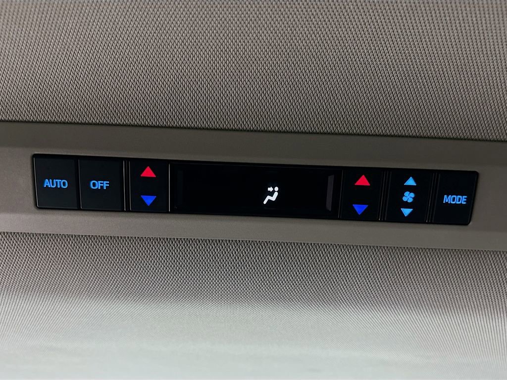 Used 2021 Toyota Sienna XLE FWD image 23