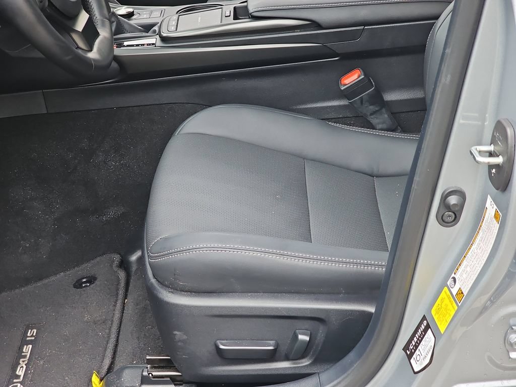 Certified 2025 Lexus IS 300 F Sport AWD/4WD image 30