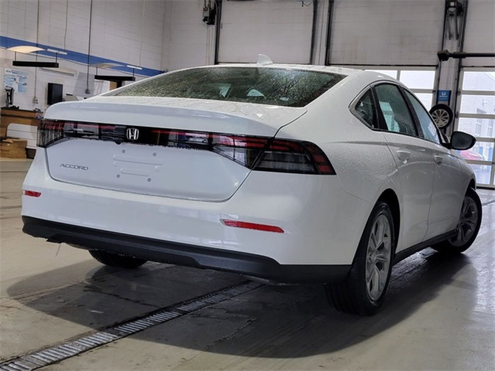 Used 2023 Honda Accord LX image 5