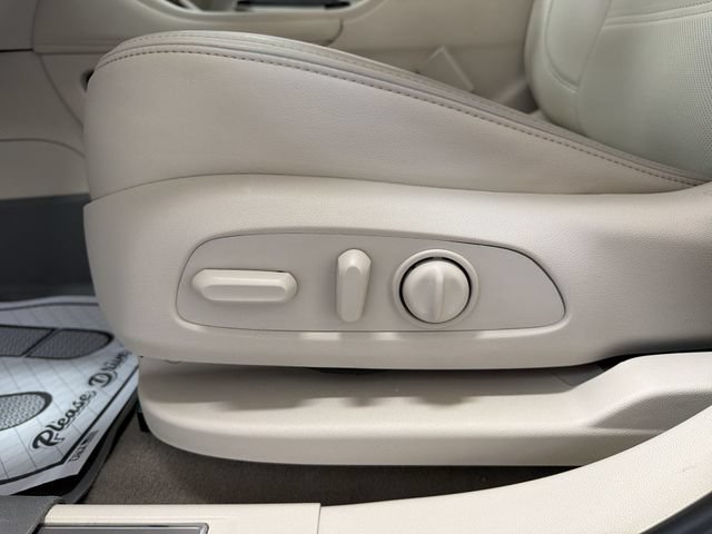 Certified 2023 GMC Acadia Denali w/ Denali Ultimate Package AWD/4WD image 12