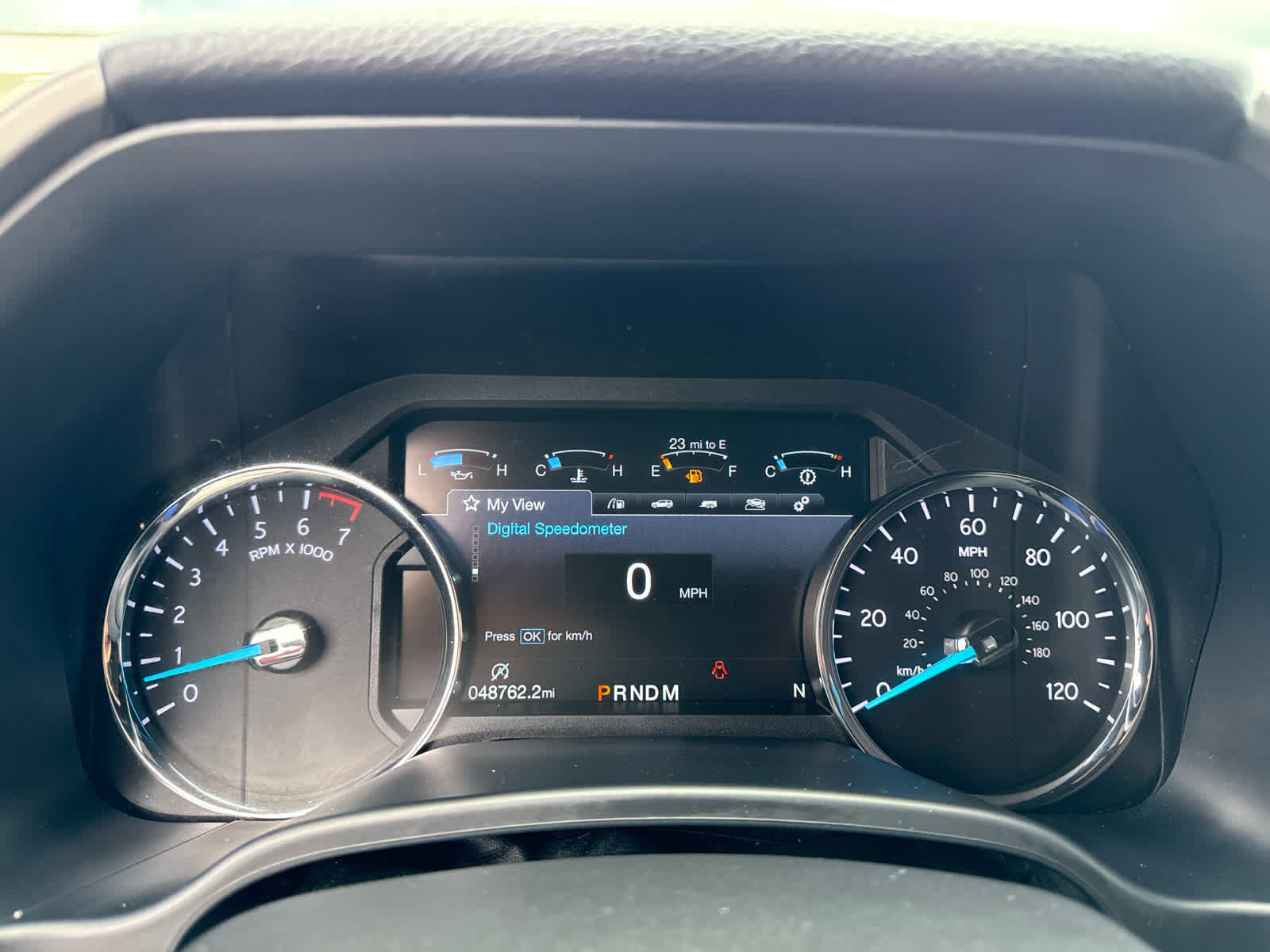 Used 2018 Ford Expedition XLT w/ Equipment Group 202A AWD/4WD image 14