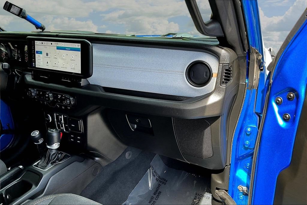 Used 2025 Jeep Wrangler Unlimited Sport AWD/4WD image 27