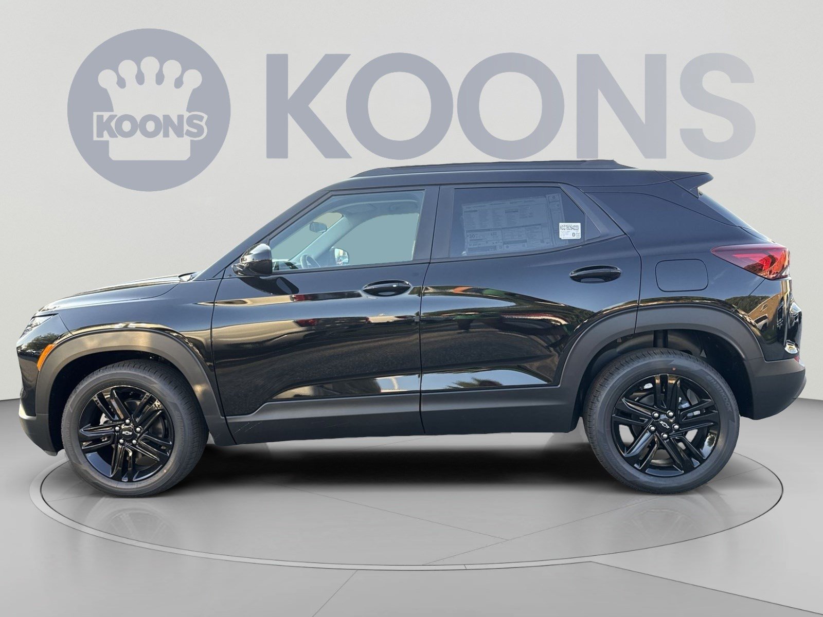 New 2026 Chevrolet TrailBlazer LT w/ Midnight Edition FWD image 2