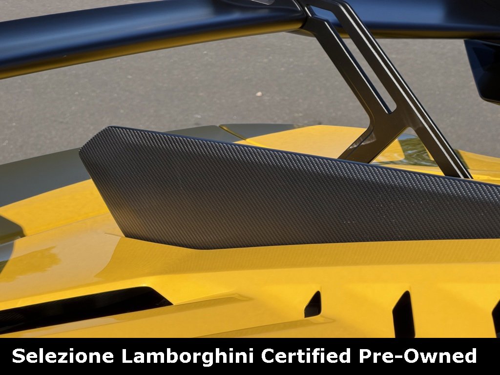 Used 2023 Lamborghini Huracan STO image 18