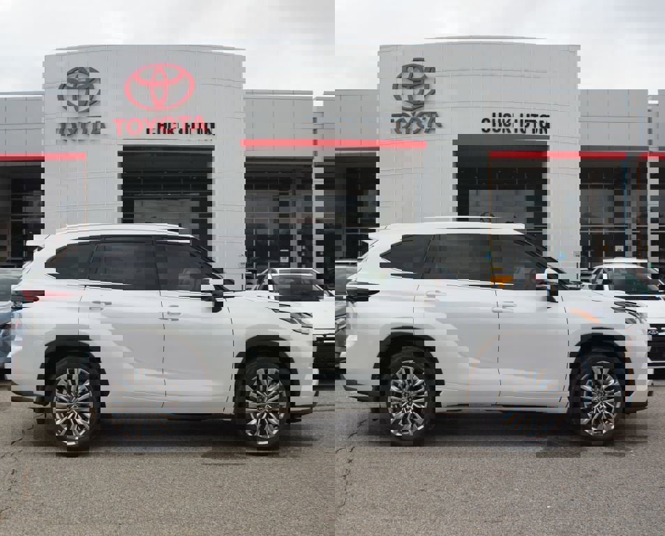 New 2026 Toyota Highlander Platinum image 25
