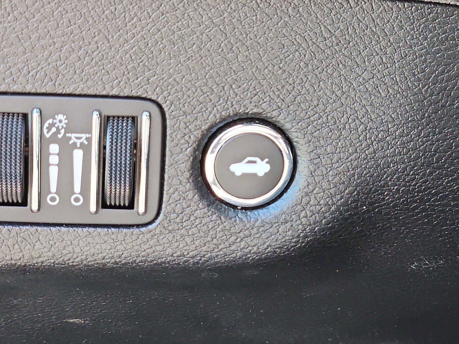 Used 2020 Chrysler 300 S AWD/4WD image 24