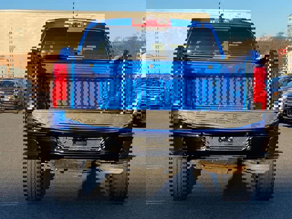 Used 2023 Chevrolet Colorado Z71 w/ Z71 Convenience Package 2 image 5