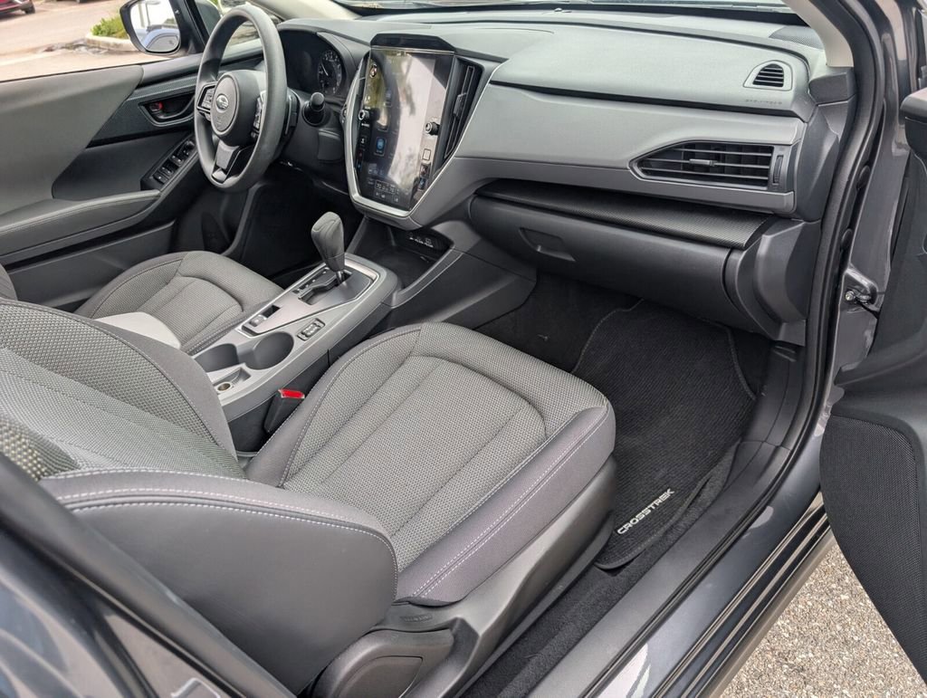 Used 2024 Subaru Crosstrek 2.0i Premium image 17