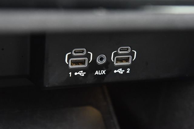 Used 2024 Jeep Wagoneer Series II w/ Flexible Seating Group image 18