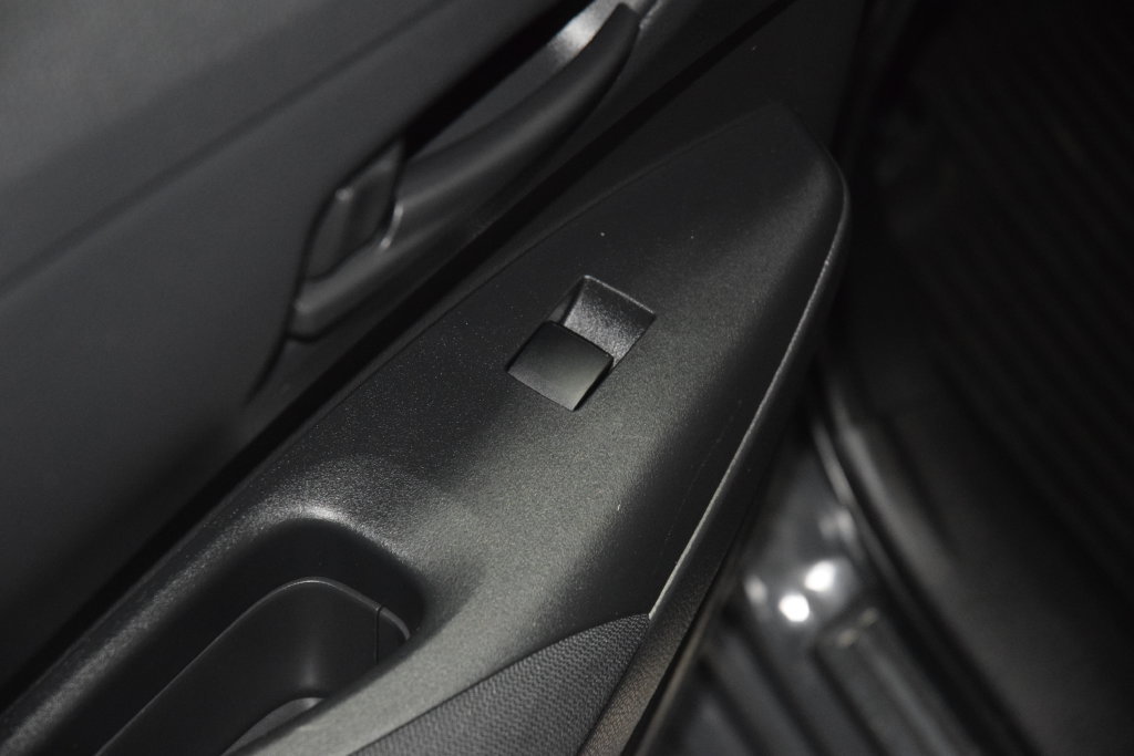 Used 2023 Toyota Corolla LE FWD image 38