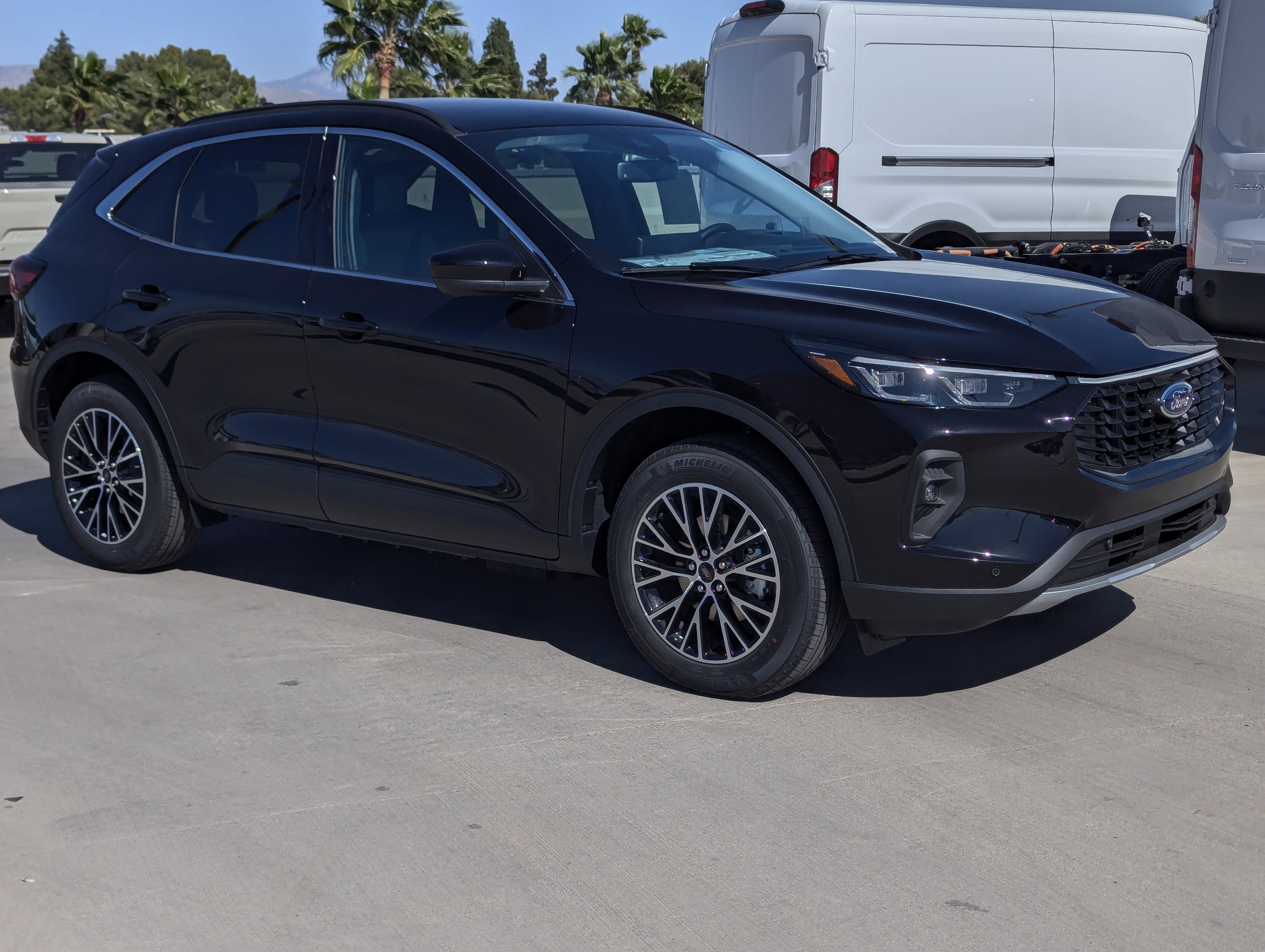 New 2025 Ford Escape SE