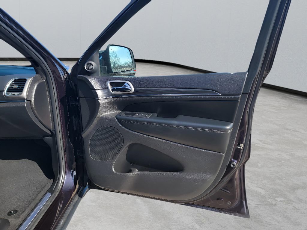 Used 2019 Jeep Grand Cherokee Limited w/ Luxury Group II image 32