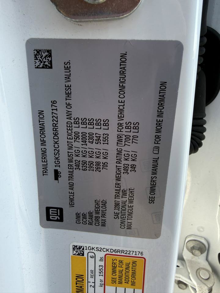 Used 2024 GMC Yukon AT4 w/ Technology Package AWD/4WD image 18