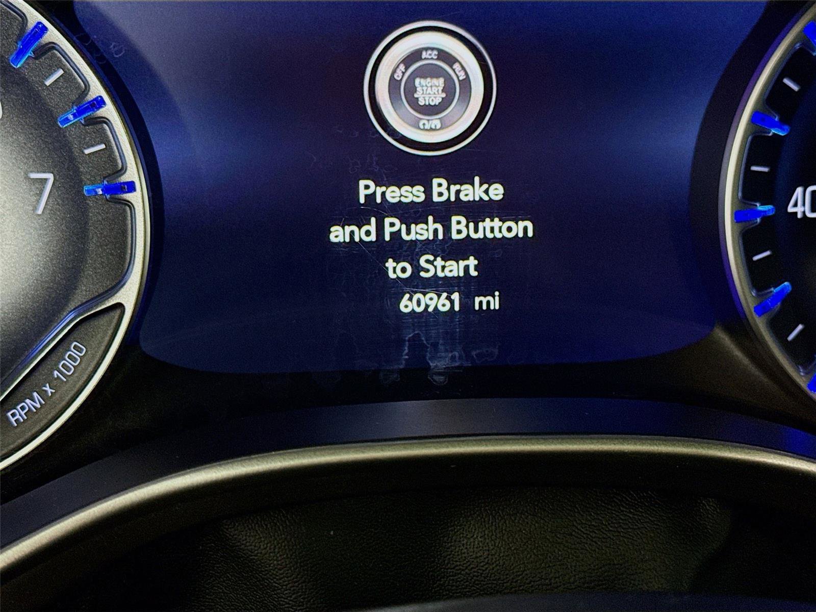 Used 2023 Chrysler Pacifica Touring-L image 6