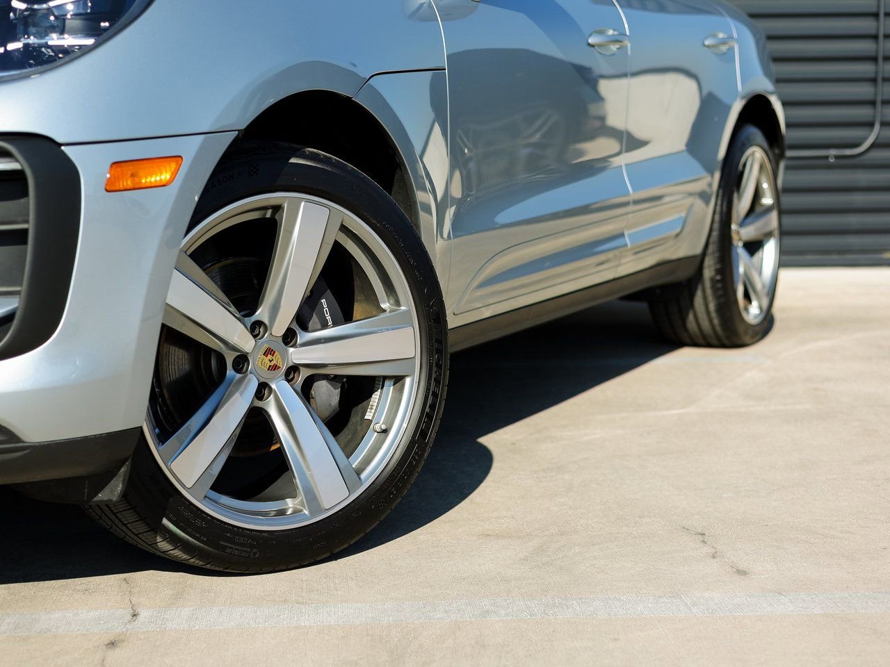 Certified 2025 Porsche Macan image 12