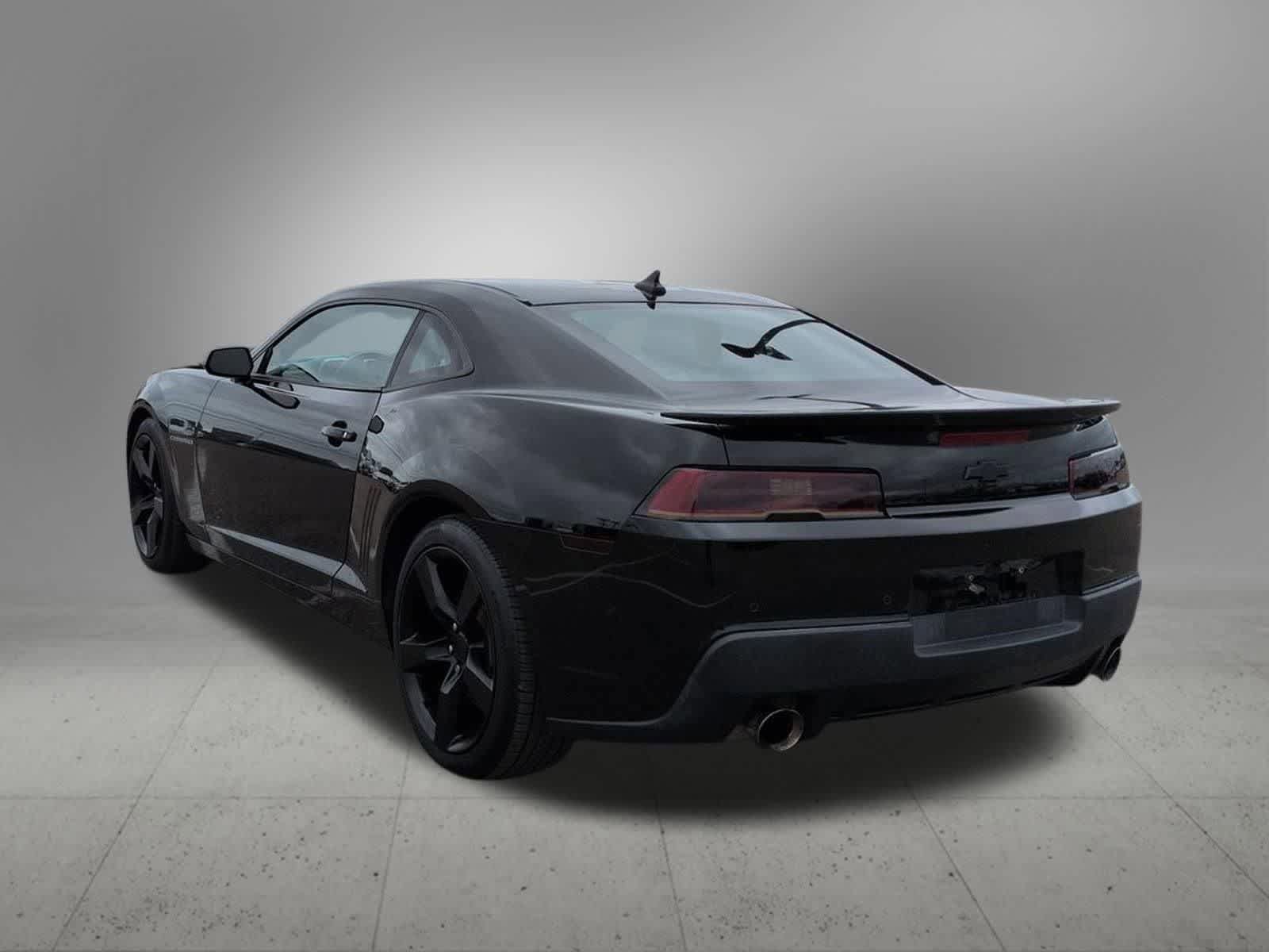 Used 2015 Chevrolet Camaro LT w/ Rear Vision Package RWD image 4
