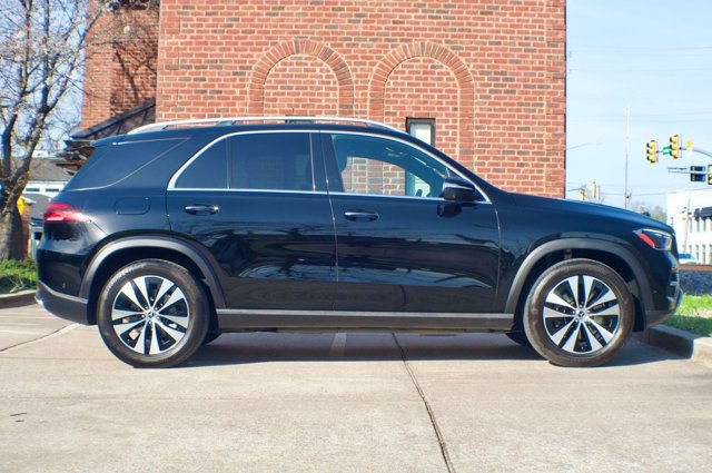 Used 2025 Mercedes-Benz GLE 350 4MATIC w/ 3rd Row Seat Package image 4