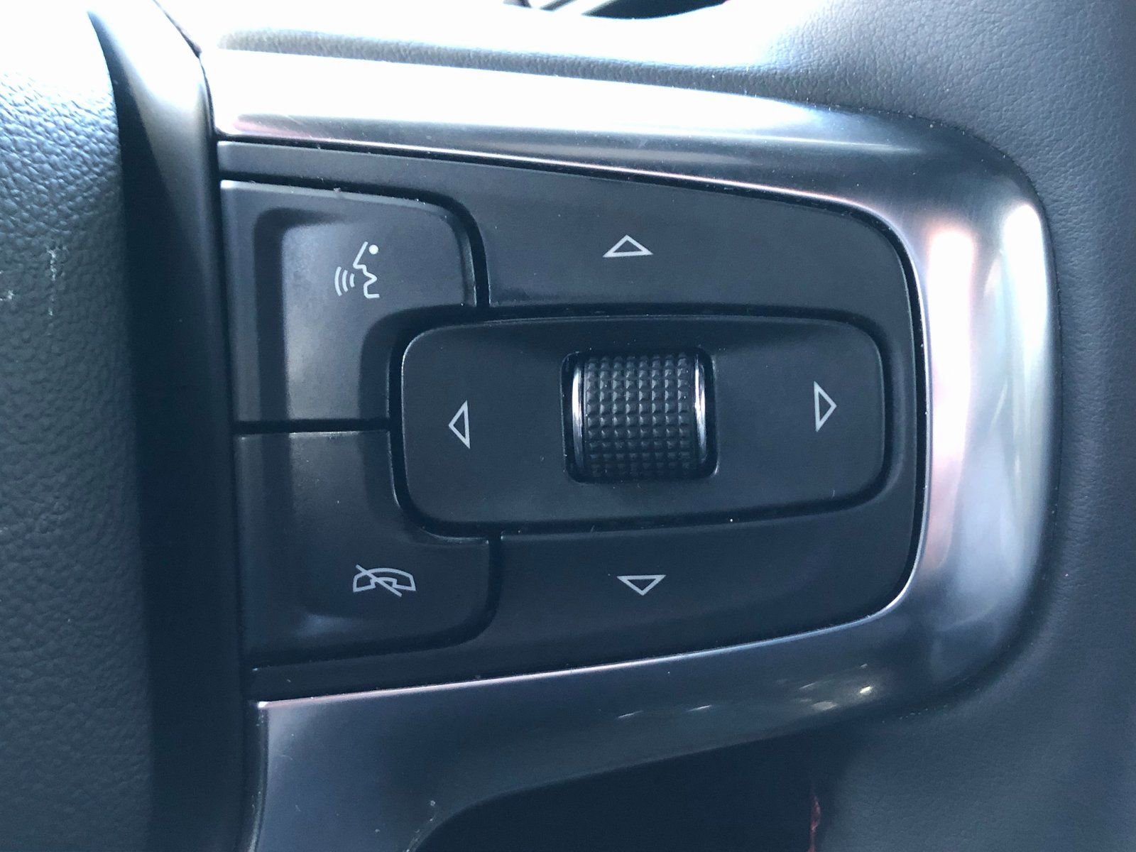 Certified 2024 Chevrolet Blazer RS w/ Driver Confidence II Package image 34