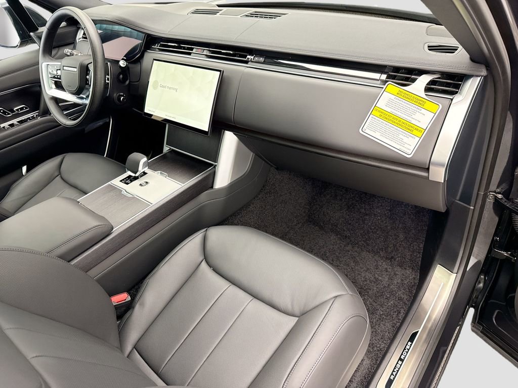 New 2026 Land Rover Range Rover SE image 17