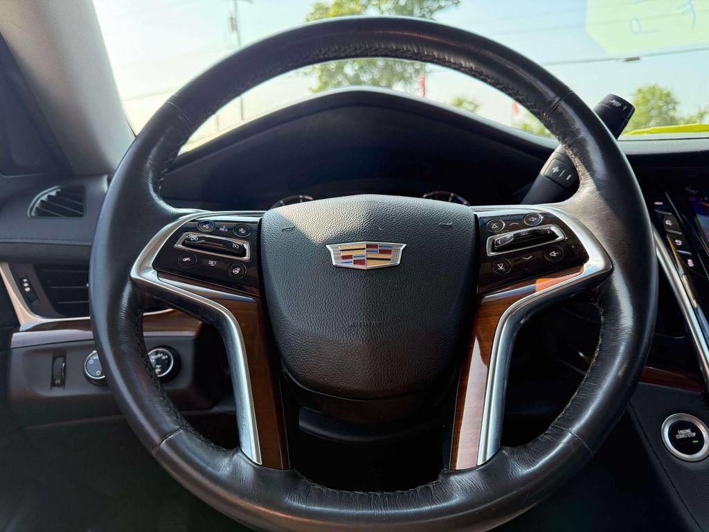 Used 2019 Cadillac Escalade Luxury AWD/4WD image 17