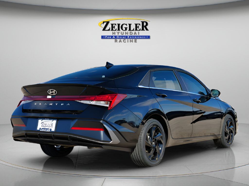 New 2026 Hyundai Elantra SEL Sport FWD image 7