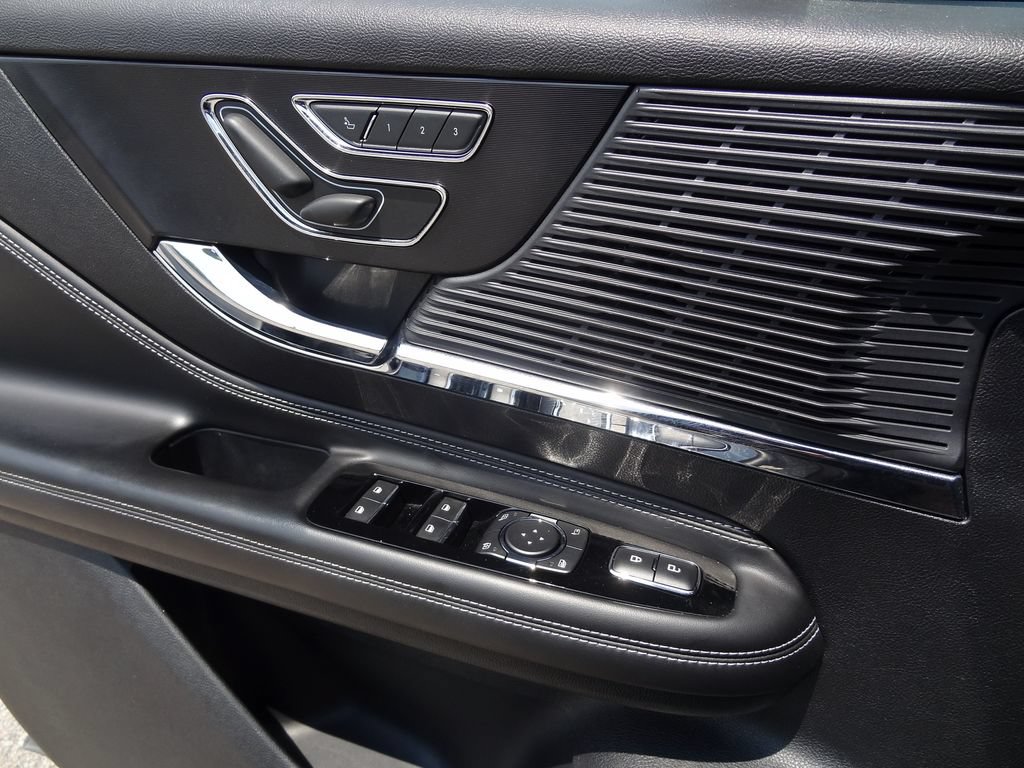 Certified 2020 Lincoln Corsair FWD image 13