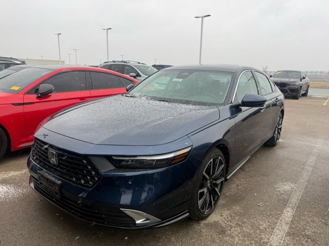 Used 2025 Honda Accord Touring image 3