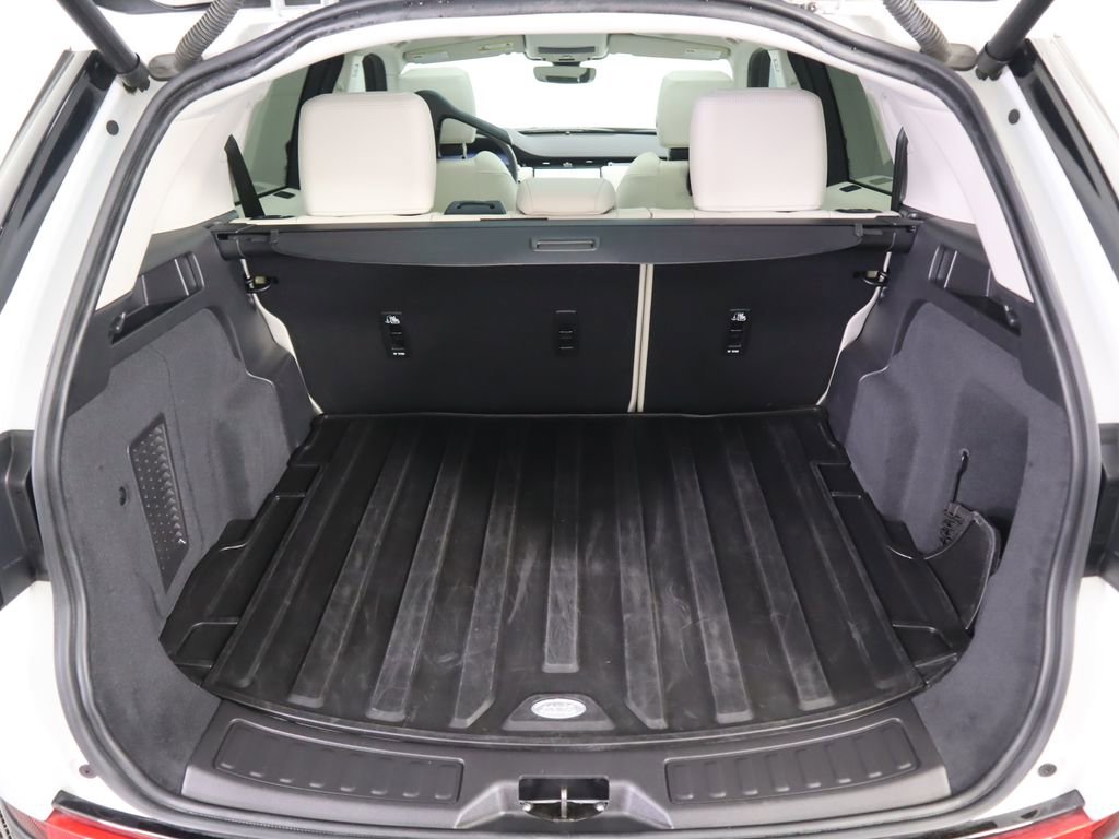 Used 2025 Land Rover Discovery Sport S image 29