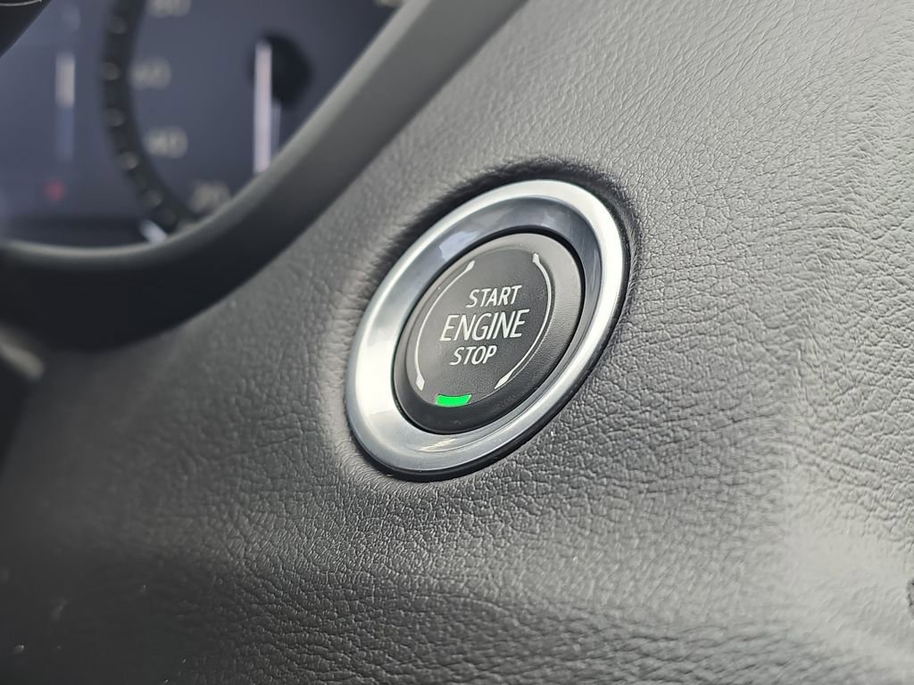 Used 2022 Cadillac XT4 Premium Luxury w/ Driver Assist Package image 18