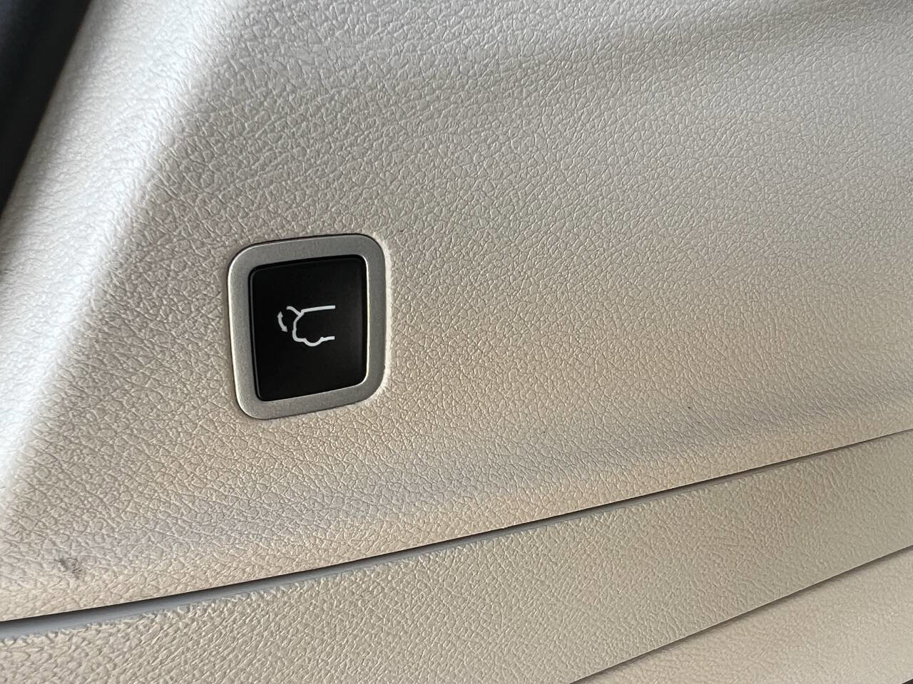 Used 2024 Chrysler Pacifica Touring-L FWD image 33