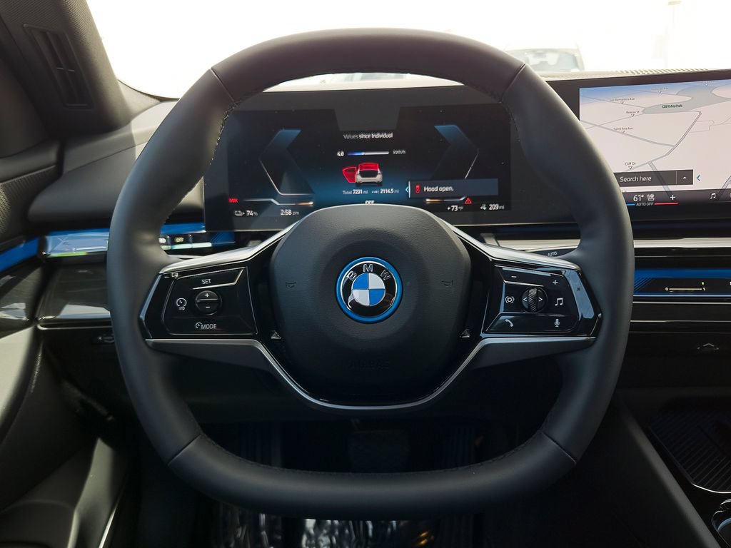 Used 2026 BMW i5 eDrive40 w/ Premium Package RWD image 19