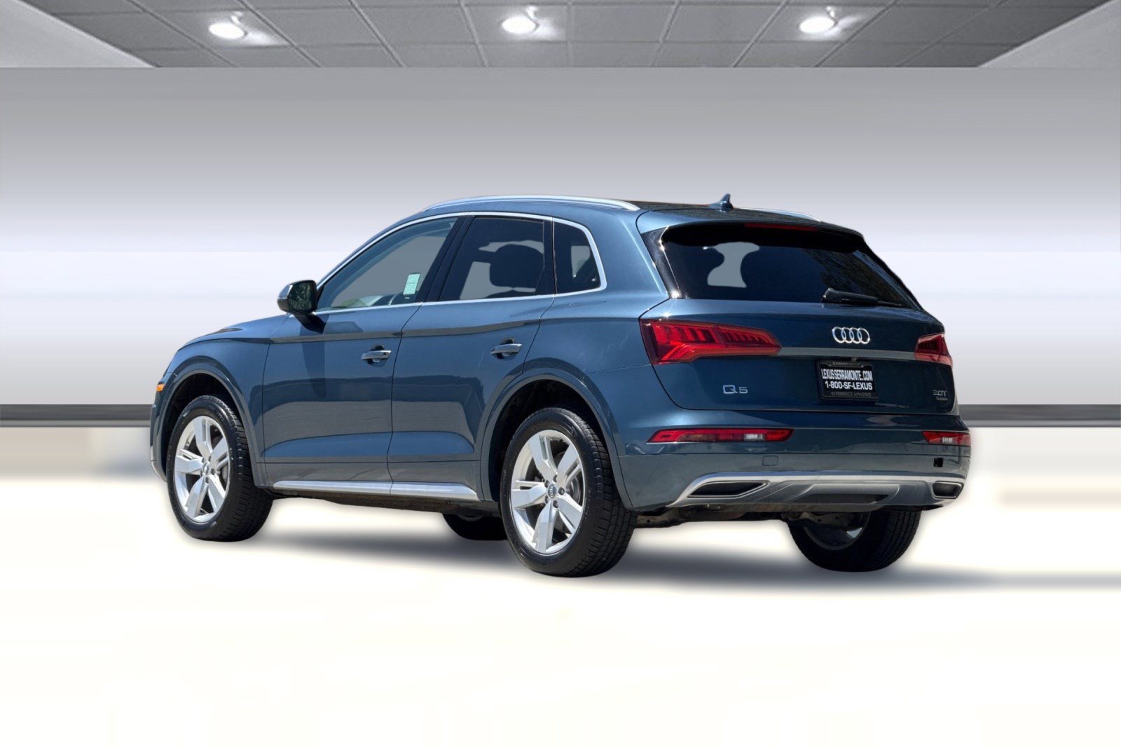 Used 2018 Audi Q5 2.0T Premium Plus w/ Premium Plus Package AWD/4WD image 3