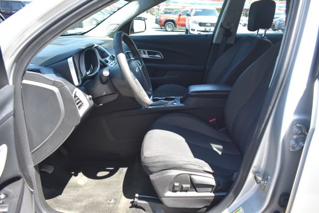 Used 2017 Chevrolet Equinox LS FWD image 16