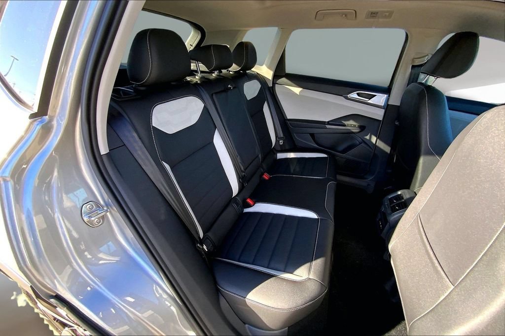New 2026 Volkswagen Taos SEL AWD/4WD image 10