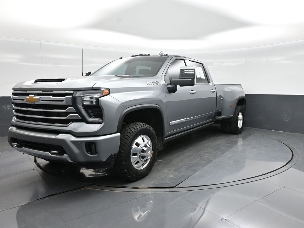 Used 2024 Chevrolet Silverado 3500 High Country w/ Technology Package AWD/4WD image 1