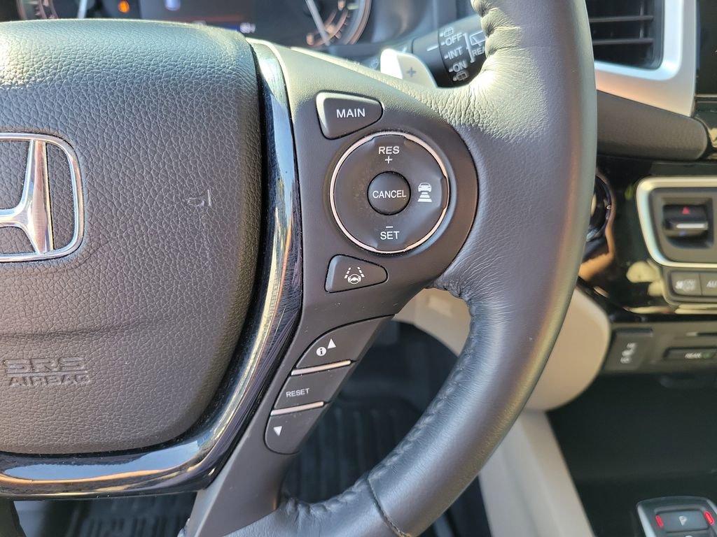 Certified 2018 Honda Pilot Touring image 31