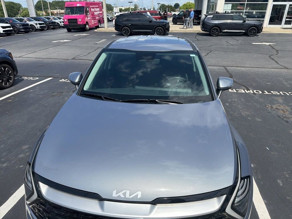 Certified 2024 Kia Sportage EX FWD image 2