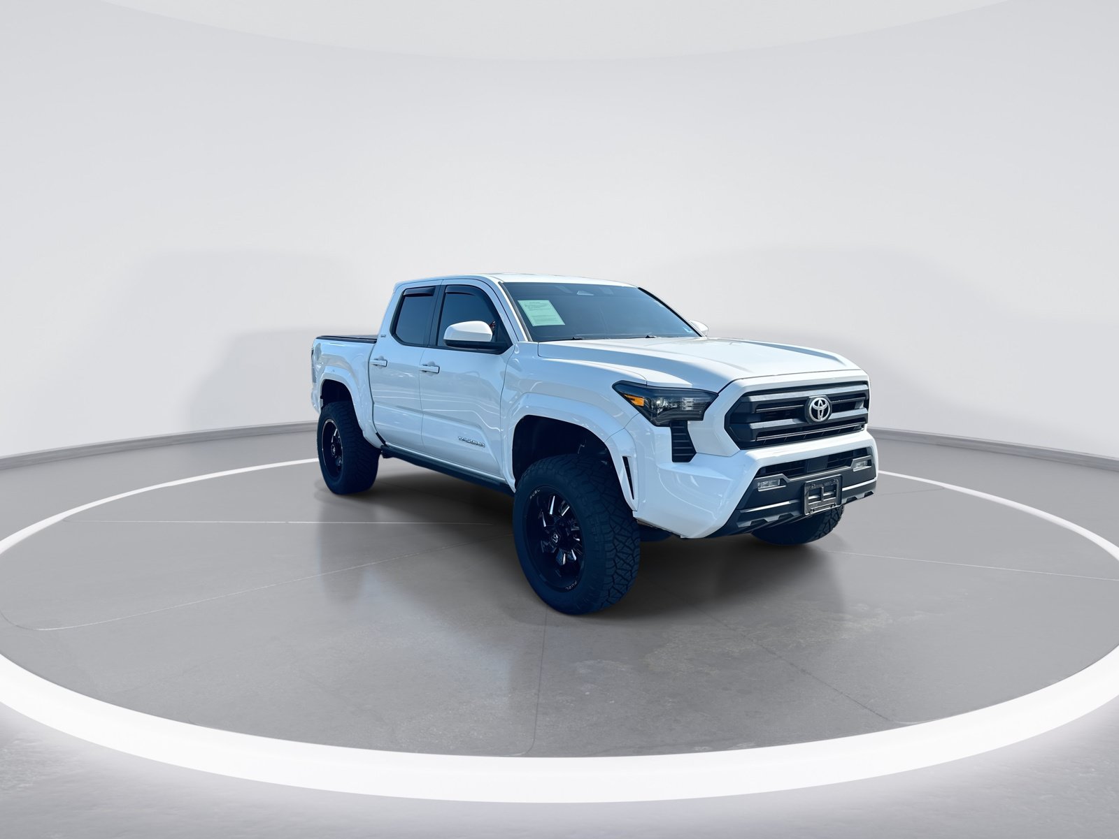 Used 2024 Toyota Tacoma SR5 AWD/4WD video 2