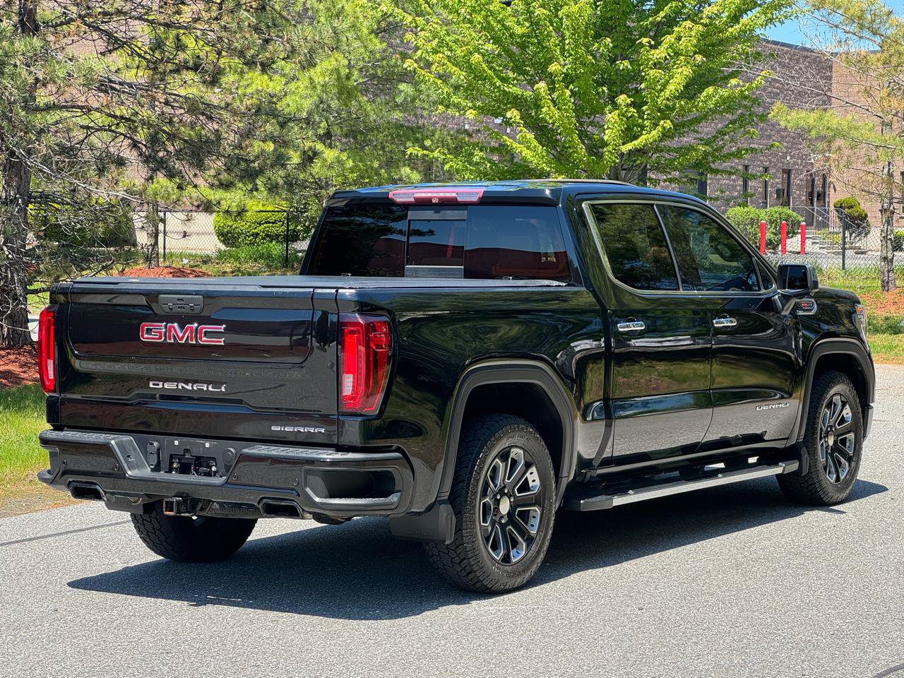 Used 2019 GMC Sierra 1500 Denali w/ Technology Package AWD/4WD image 6