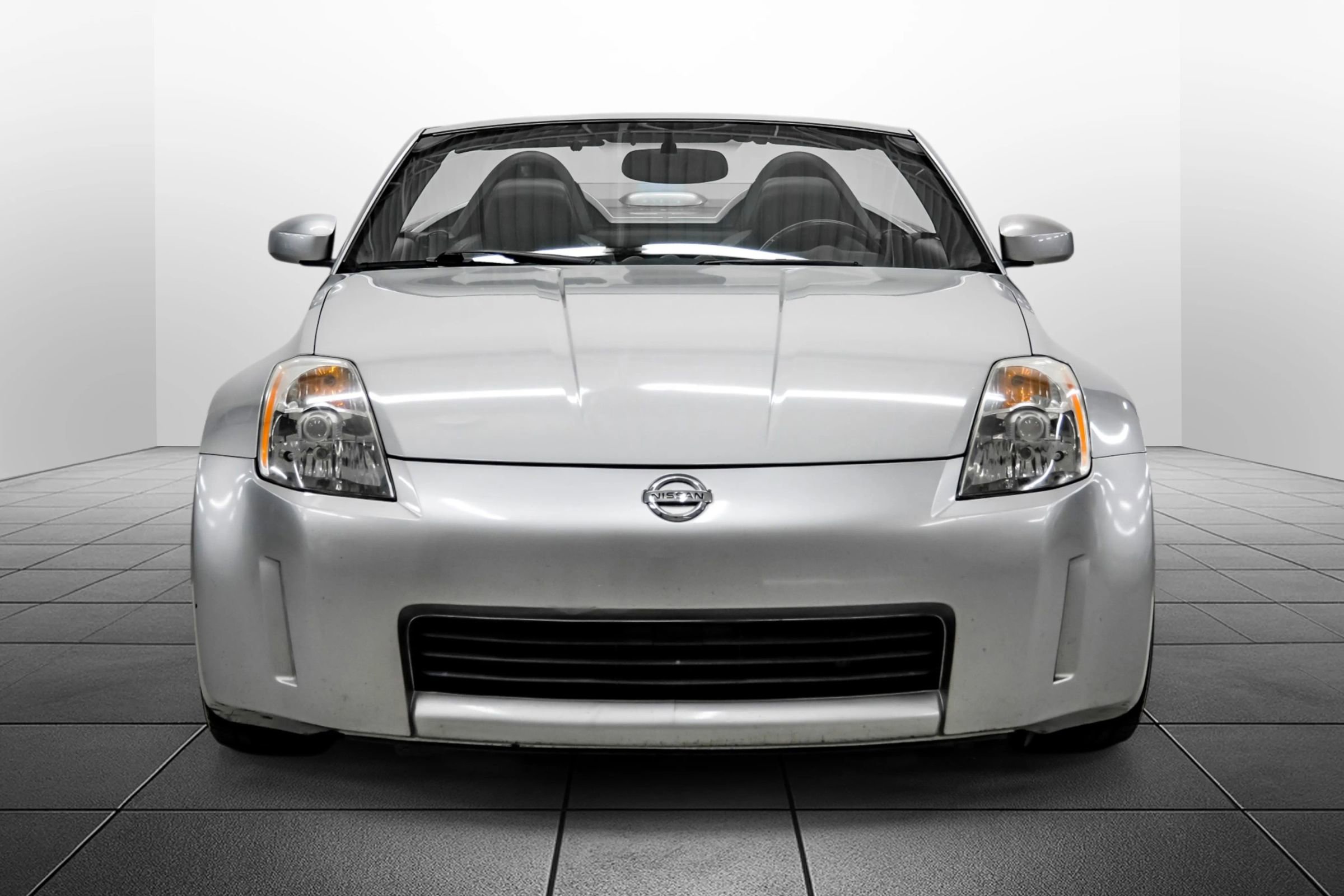 Used 2005 Nissan 350Z Touring RWD image 5