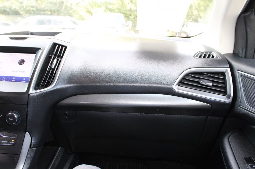 Used 2020 Ford Edge SE image 29