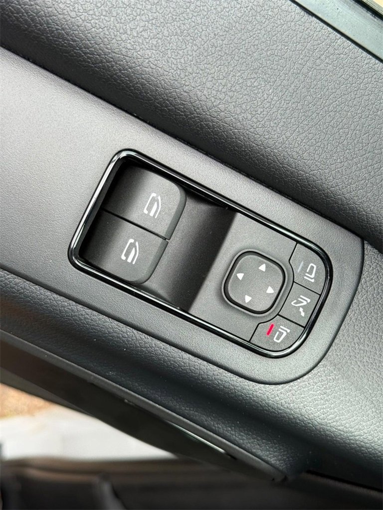 New 2025 Mercedes-Benz Sprinter 2500 image 13