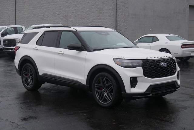 New 2026 Ford Explorer ST w/ Sun And Sound Package image 8