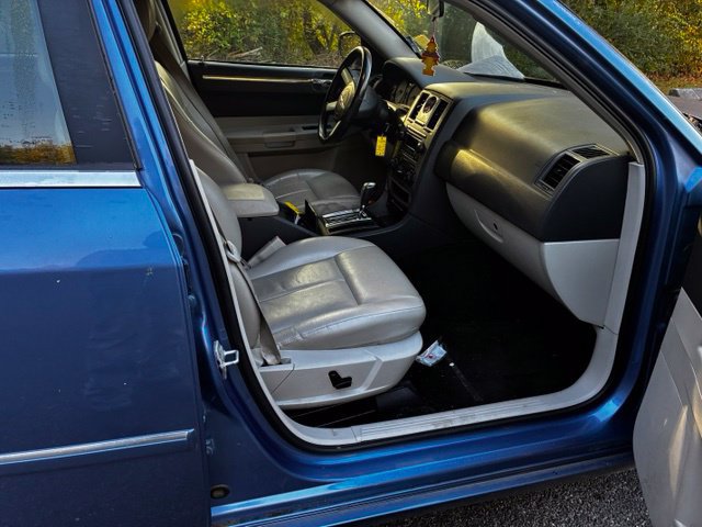 Used 2007 Chrysler 300 Touring w/ Comfort/Convenience Group RWD image 20