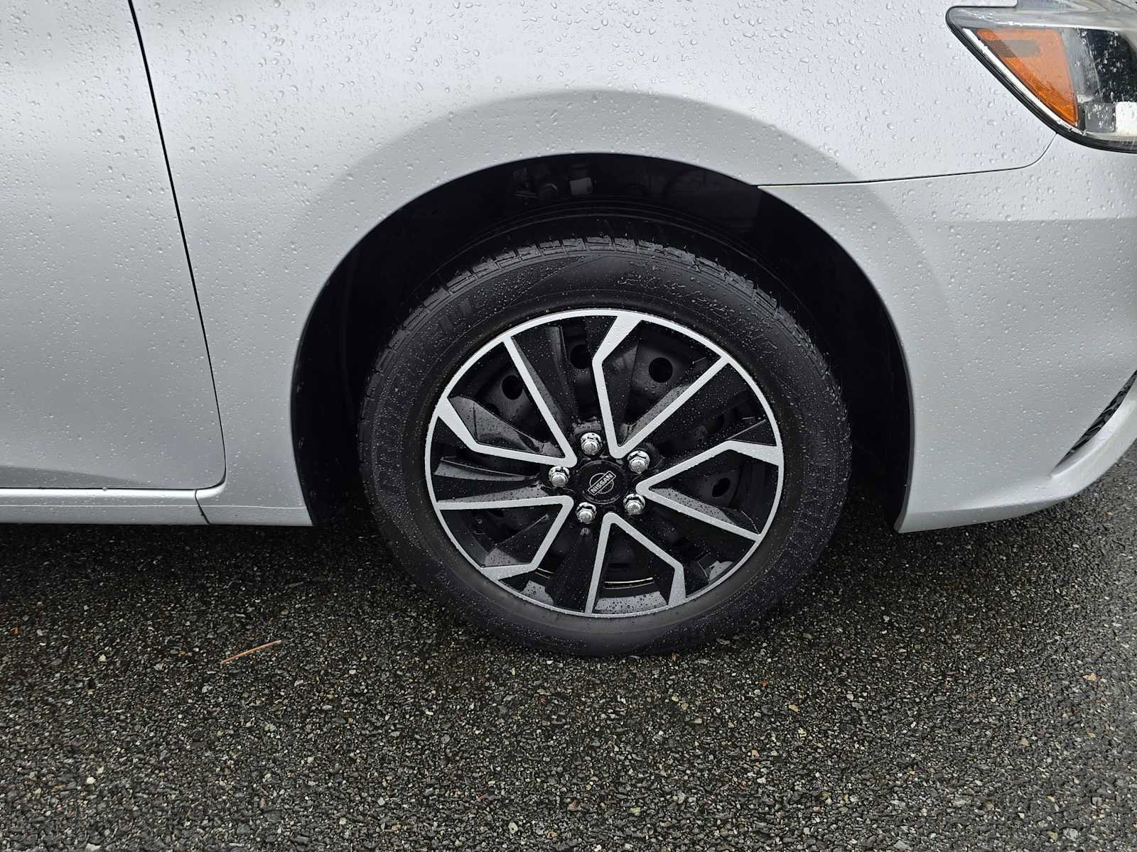 Used 2018 Nissan Sentra S image 9