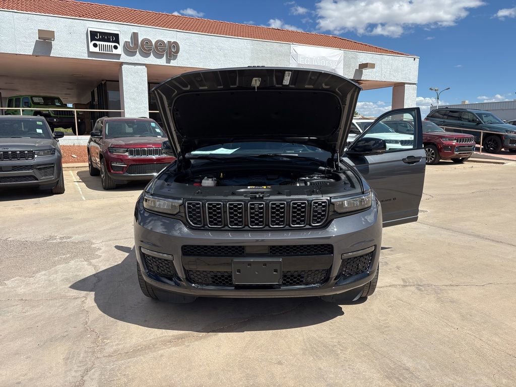 Used 2023 Jeep Grand Cherokee L Summit AWD/4WD image 41