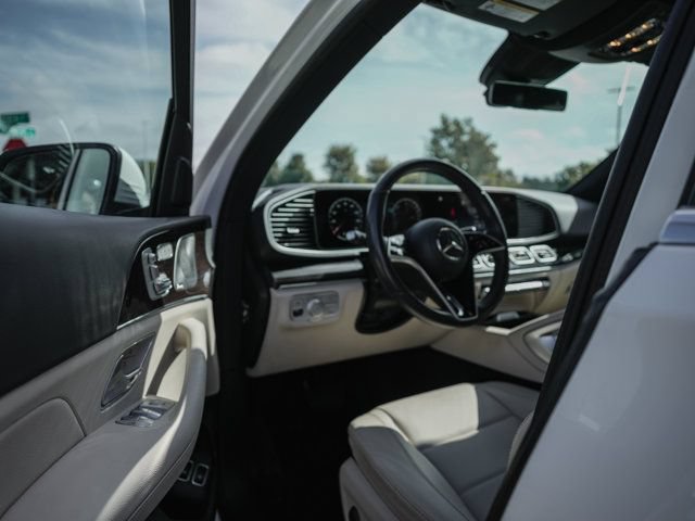 Certified 2025 Mercedes-Benz GLE 450e 4MATIC image 16