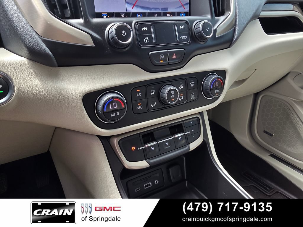 Used 2024 GMC Terrain Denali w/ Denali Premium Package AWD/4WD image 19
